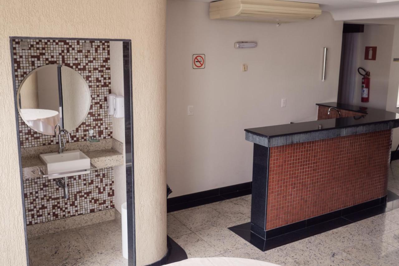 Ibituruna Center Hotel Governador Valadares Esterno foto
