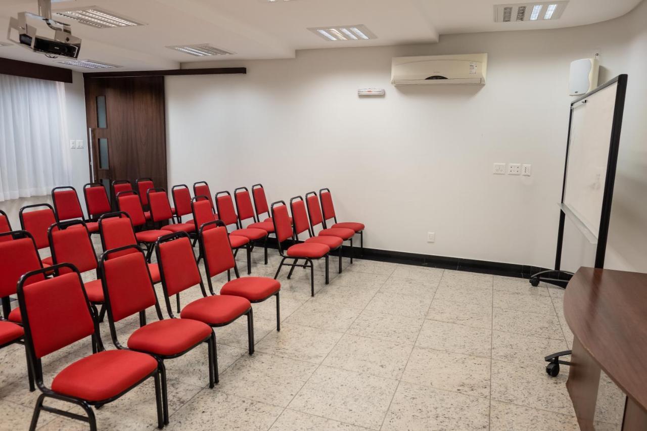 Ibituruna Center Hotel Governador Valadares Esterno foto